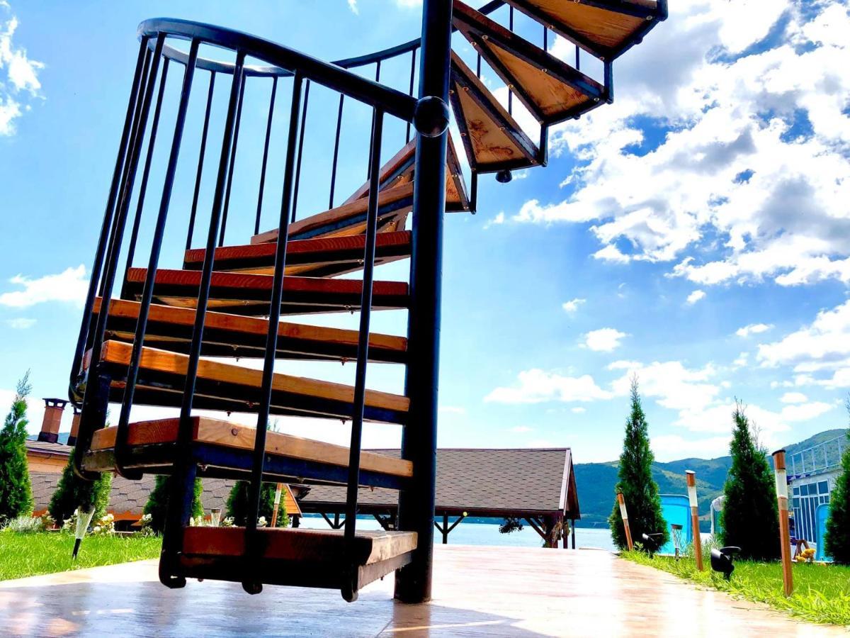 Mustaciosul Dunarii Hotell Ieşelniţa Exteriör bild