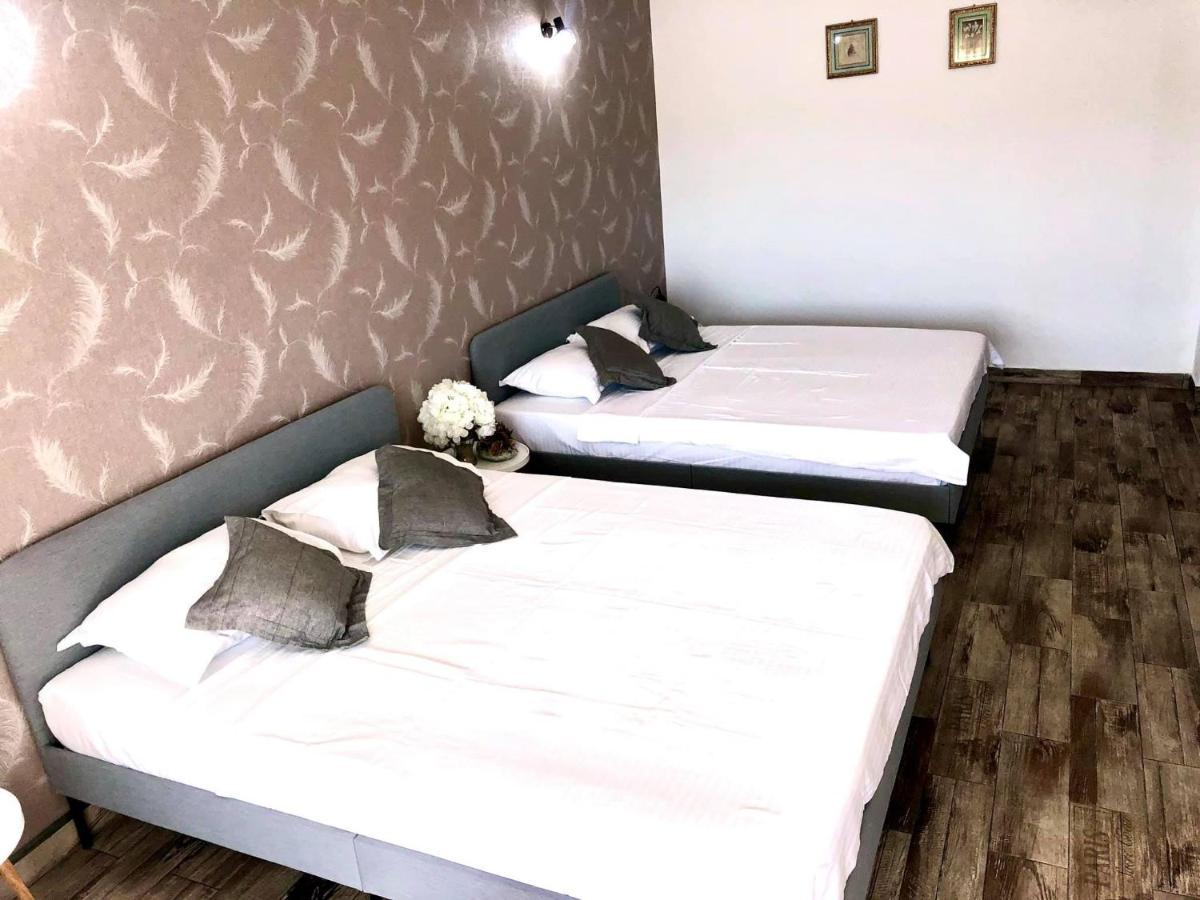 Mustaciosul Dunarii Hotell Ieşelniţa Exteriör bild