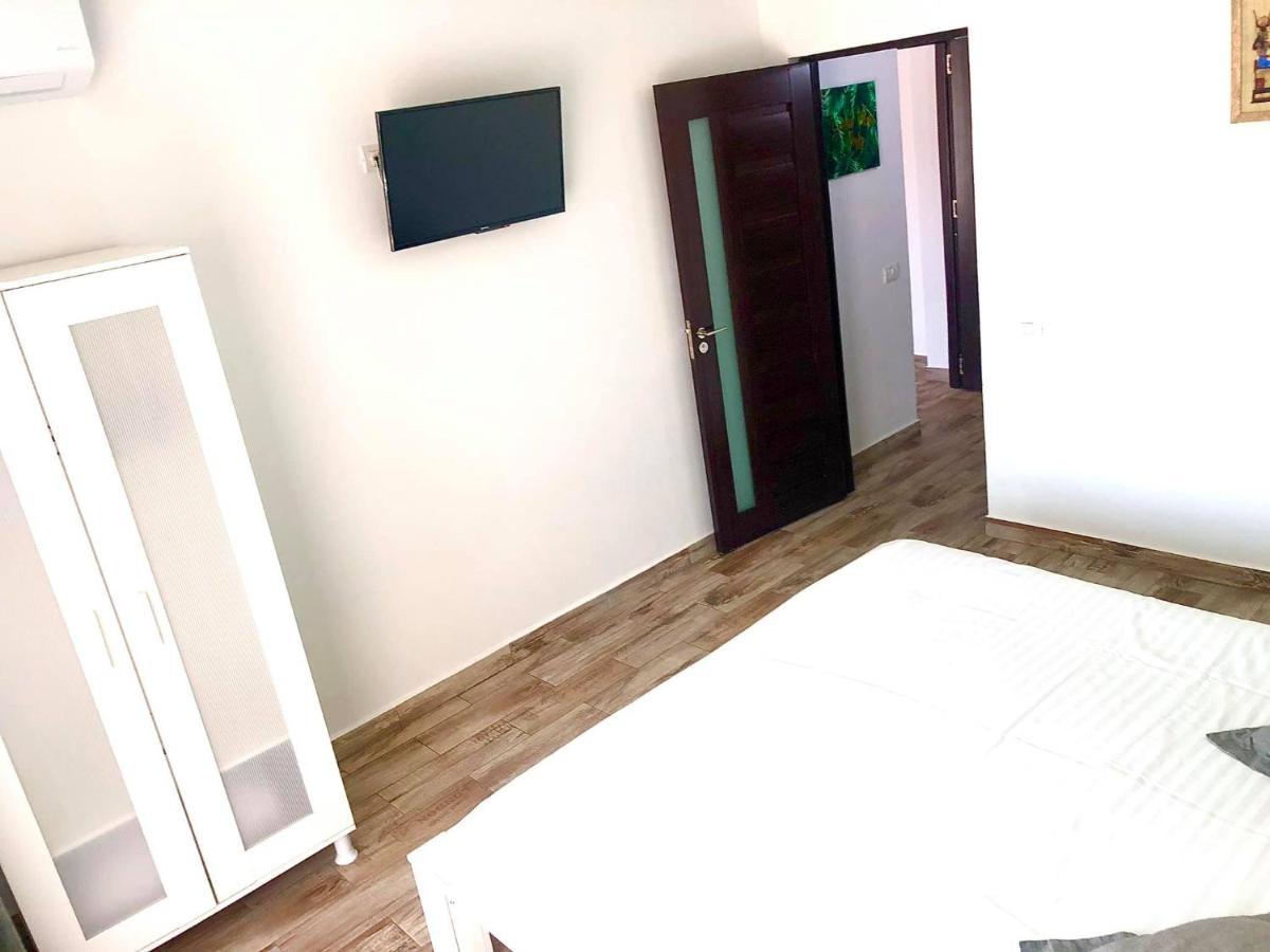 Mustaciosul Dunarii Hotell Ieşelniţa Exteriör bild