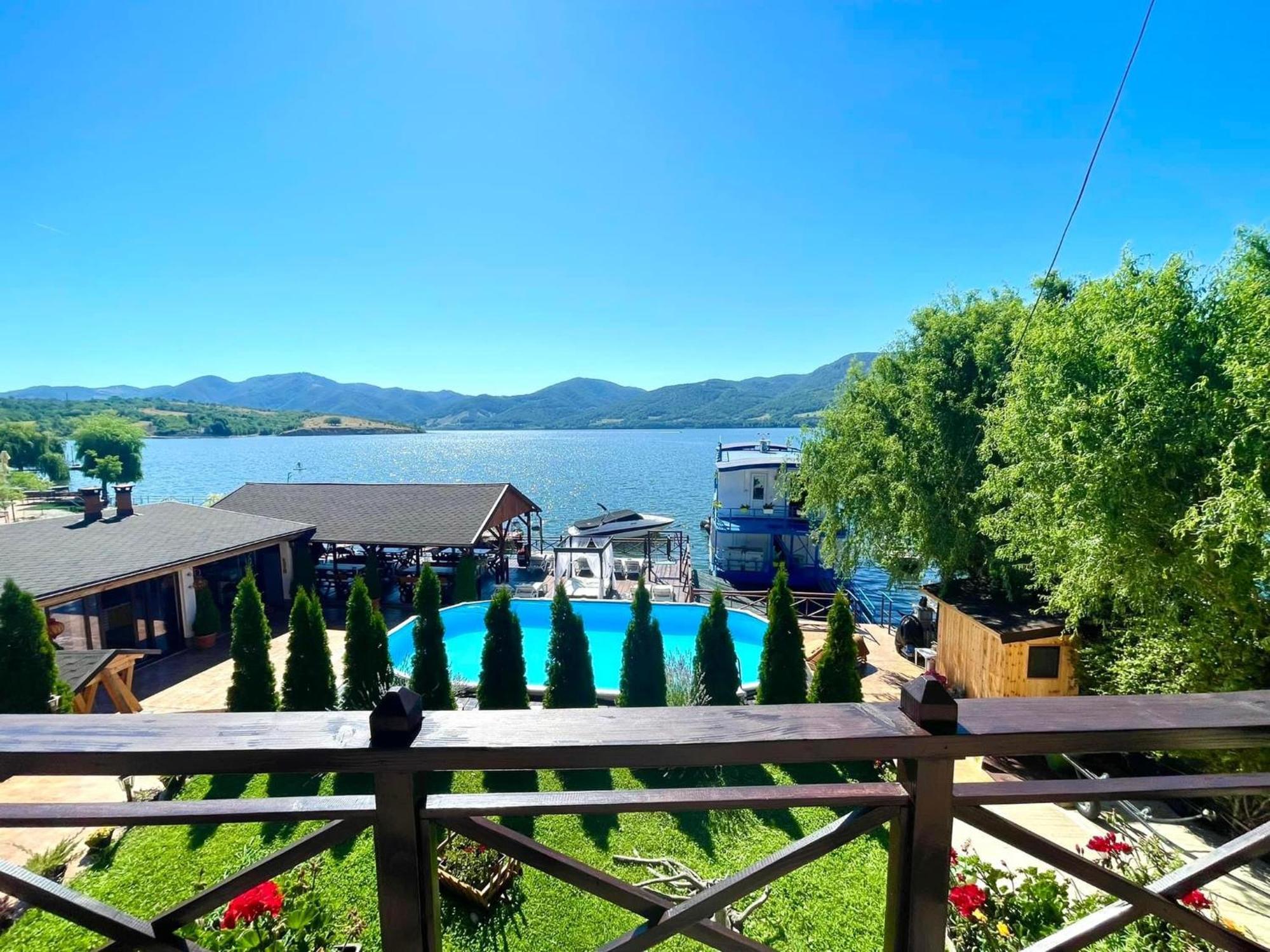 Mustaciosul Dunarii Hotell Ieşelniţa Exteriör bild