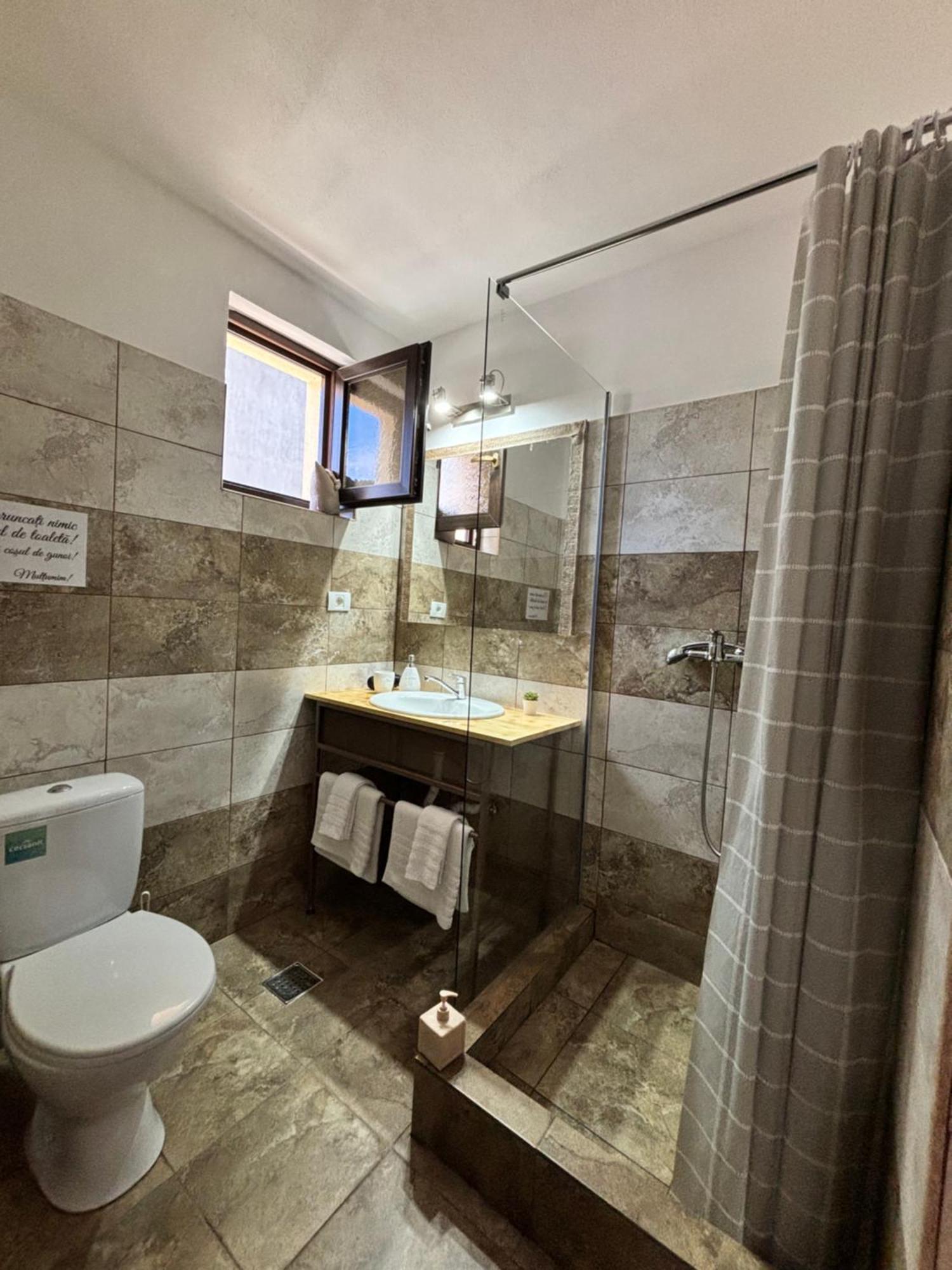 Mustaciosul Dunarii Hotell Ieşelniţa Exteriör bild