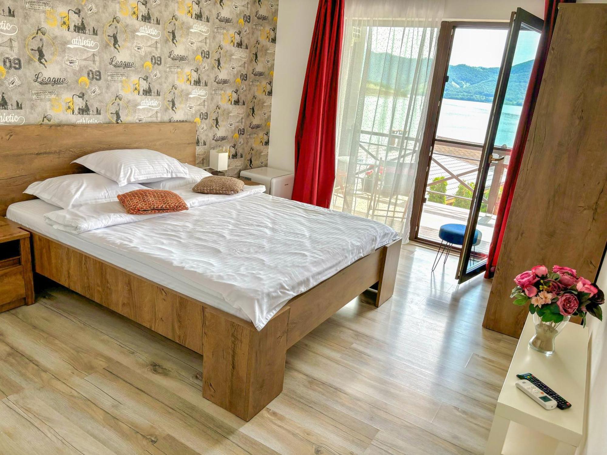 Mustaciosul Dunarii Hotell Ieşelniţa Exteriör bild